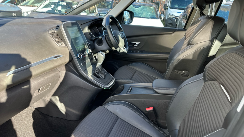 Renault Scenic 1.5 dCi Dynamique Nav 5dr Auto Diesel Estate